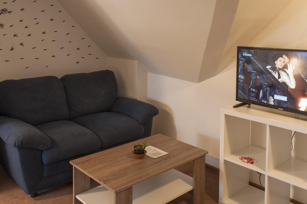 Penzion "U Nadrazi" Horšovský Týn Kültér fotó