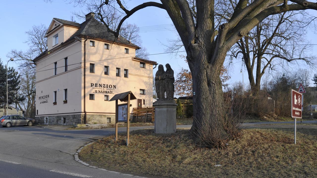 Penzion "U Nadrazi" Horšovský Týn Kültér fotó